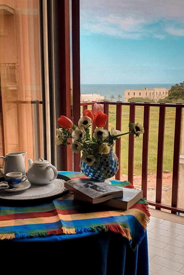 Hotel Mediterraneo Джовинацо Екстериор снимка