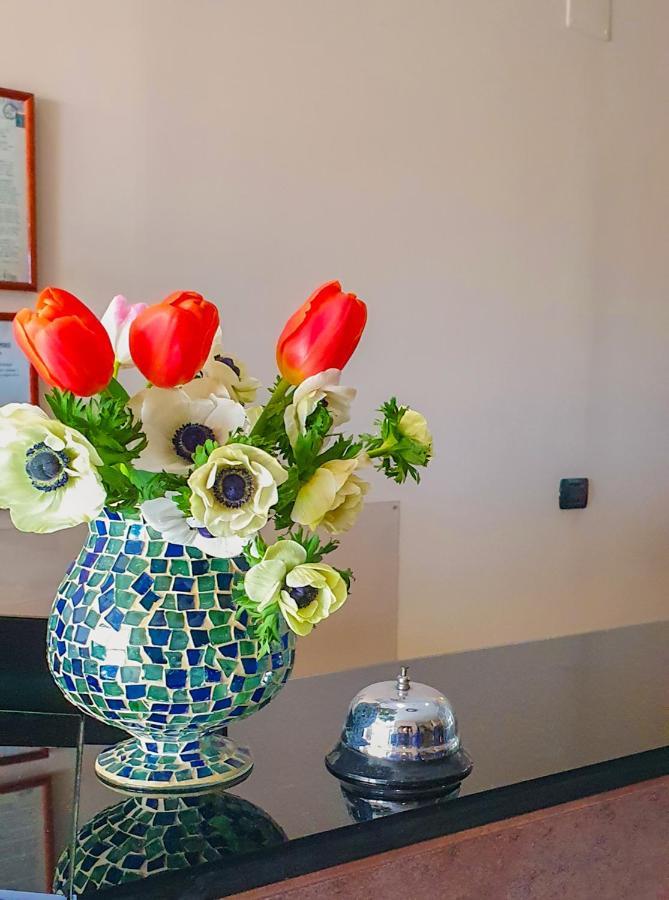 Hotel Mediterraneo Джовинацо Екстериор снимка