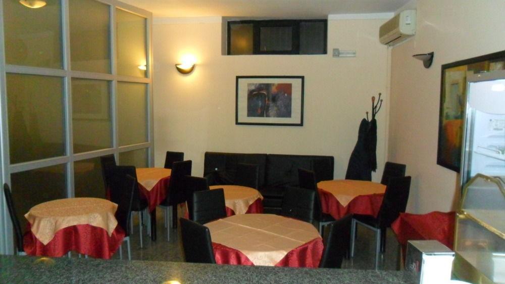 Hotel Mediterraneo Джовинацо Екстериор снимка